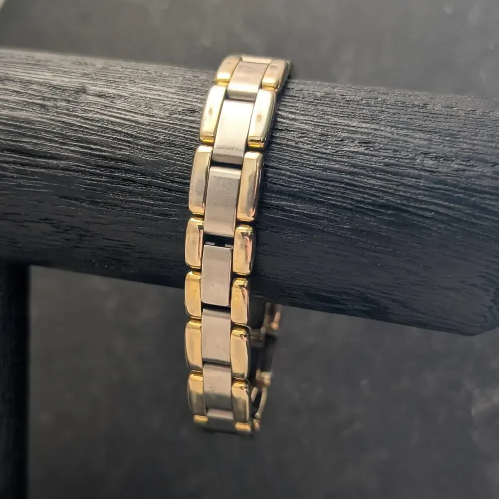 Ladies Citizen Watch Two Tone 5920-S76248 Needs New Battery